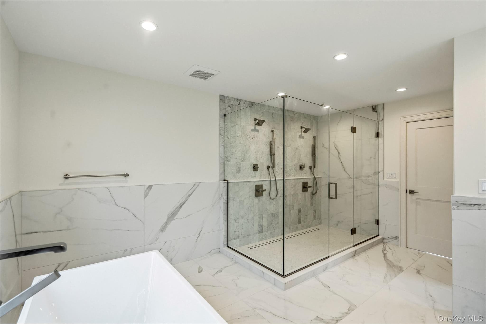 908 Maple Lane thumbnail 24