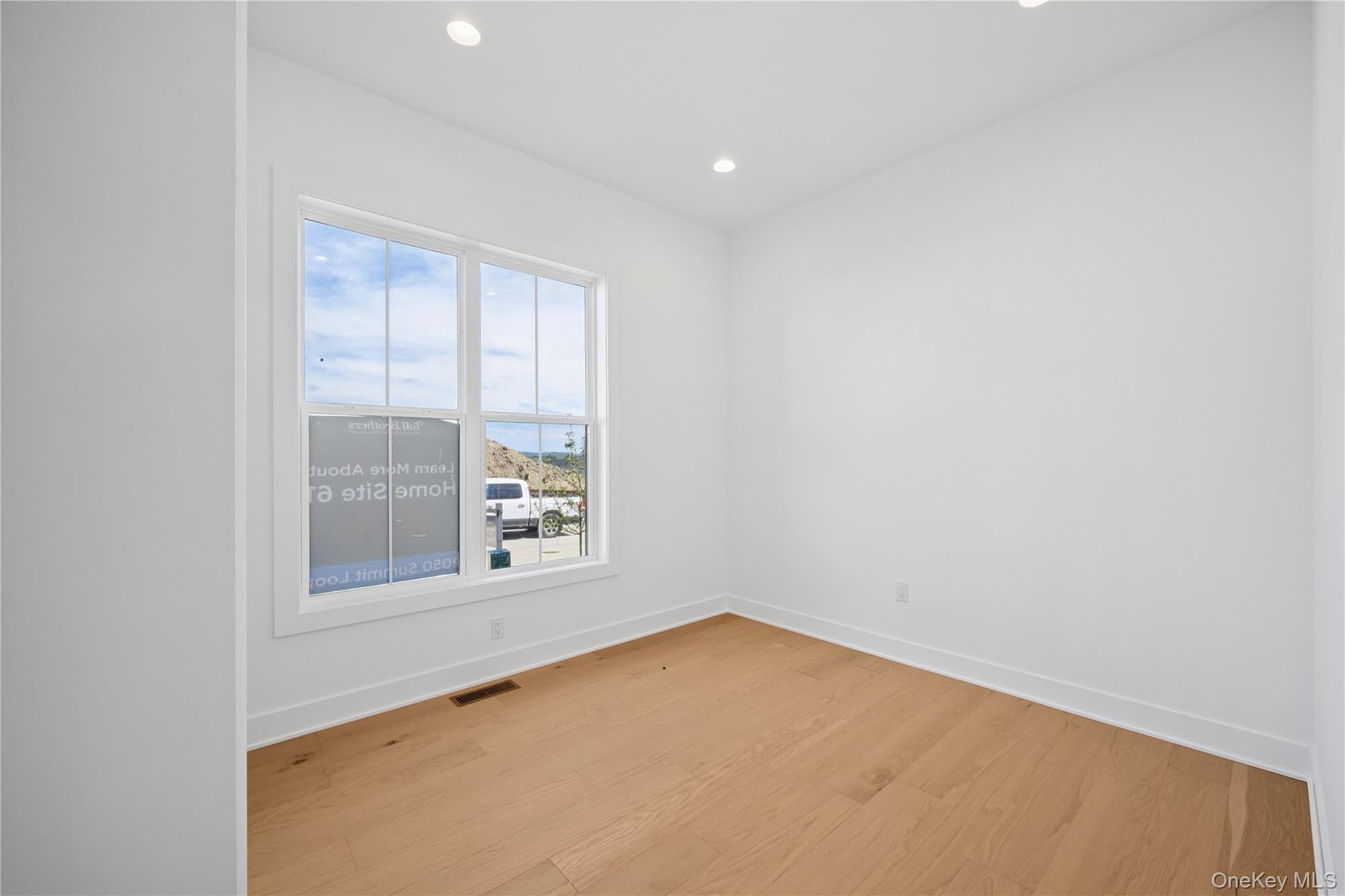 2037 Summit Loop Unit: 92 thumbnail 9