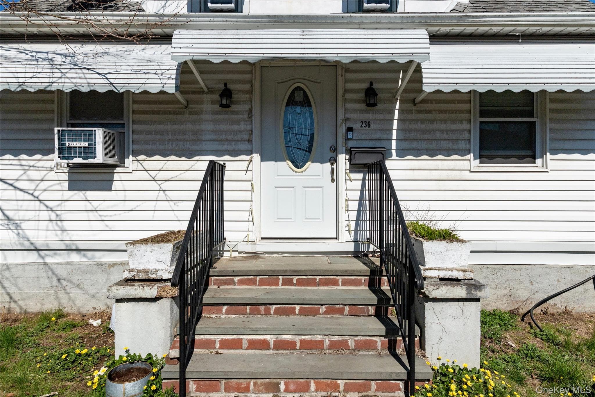 236 Maple Place thumbnail 4