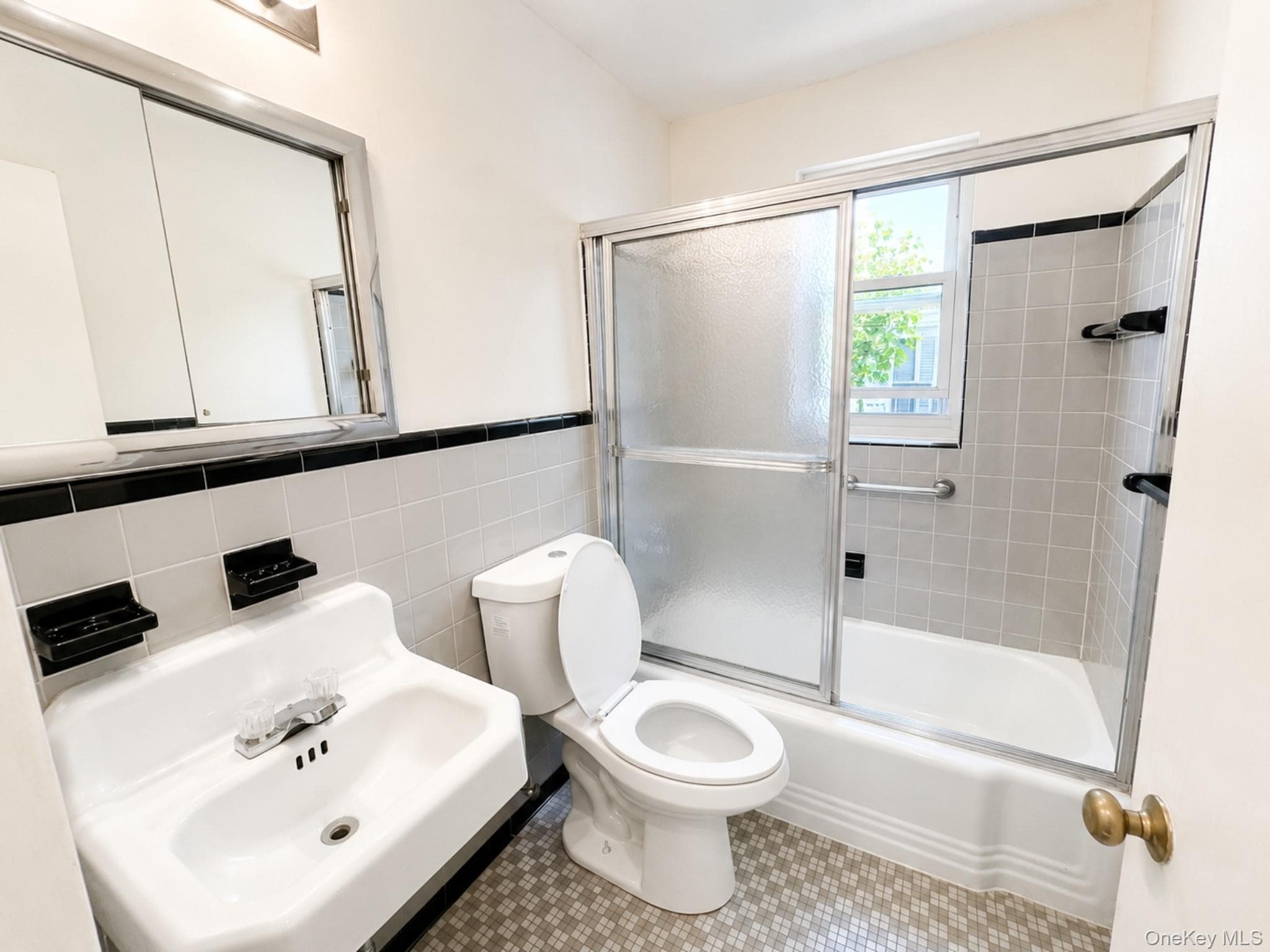 1010 Sherman Avenue Unit: 1G thumbnail 11