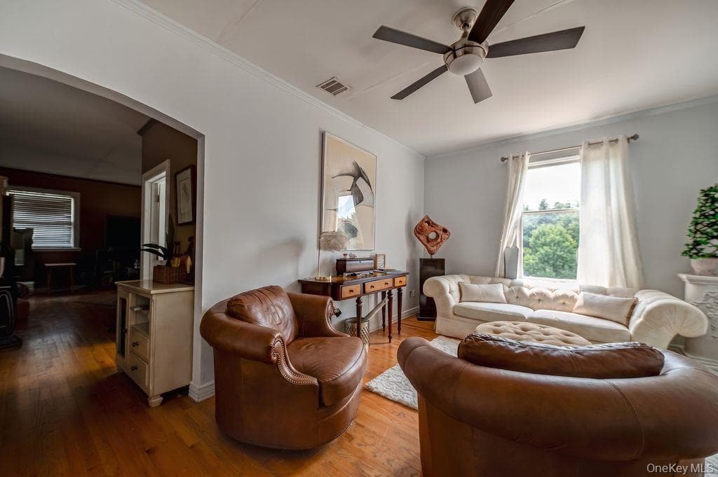 45 S Penataquit Avenue thumbnail 37
