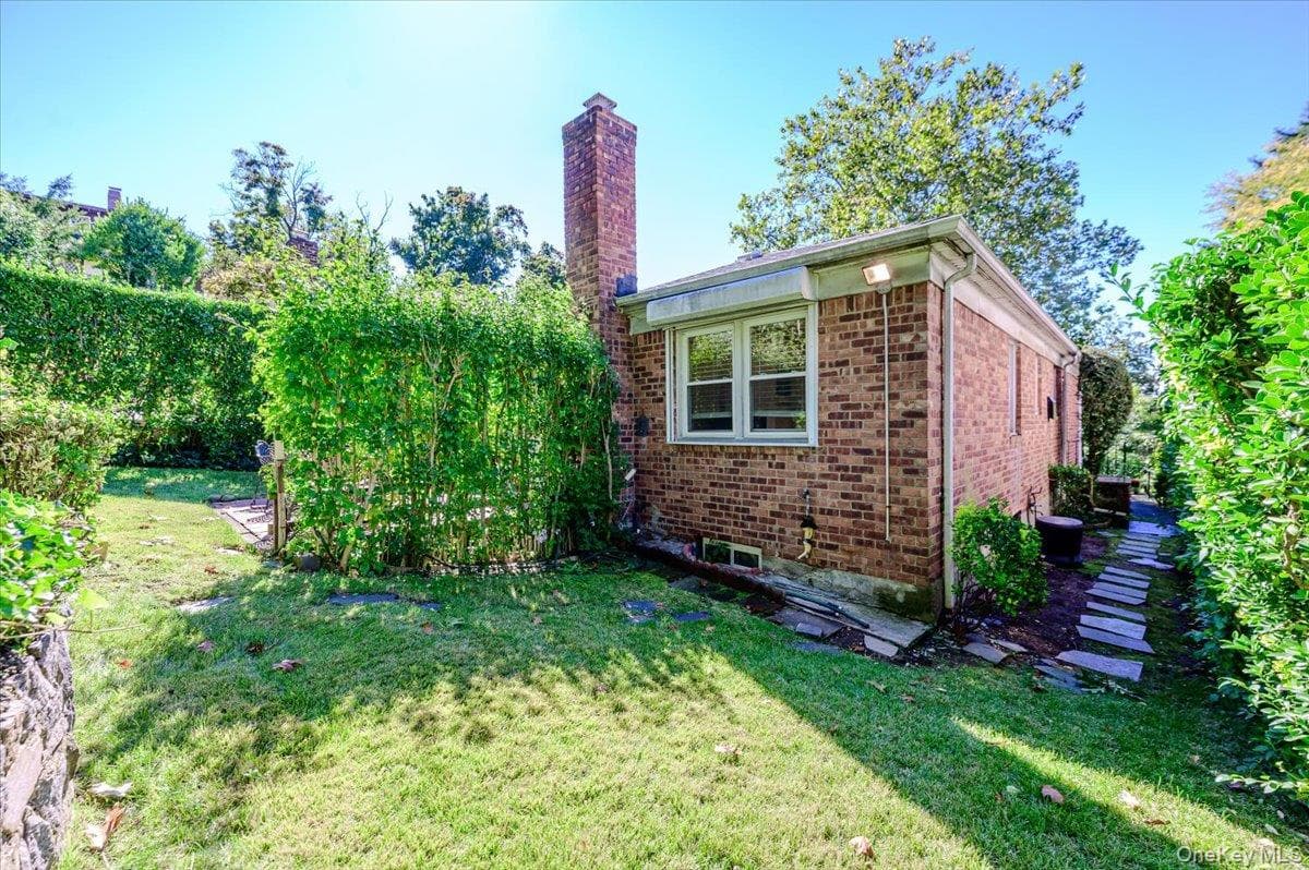 3855 Douglaston Parkway thumbnail 24