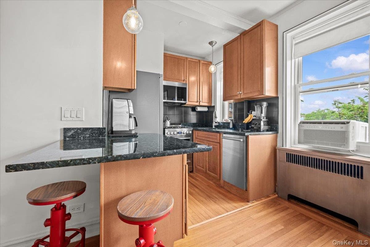 3810 Greystone Avenue Unit: 504 thumbnail 9