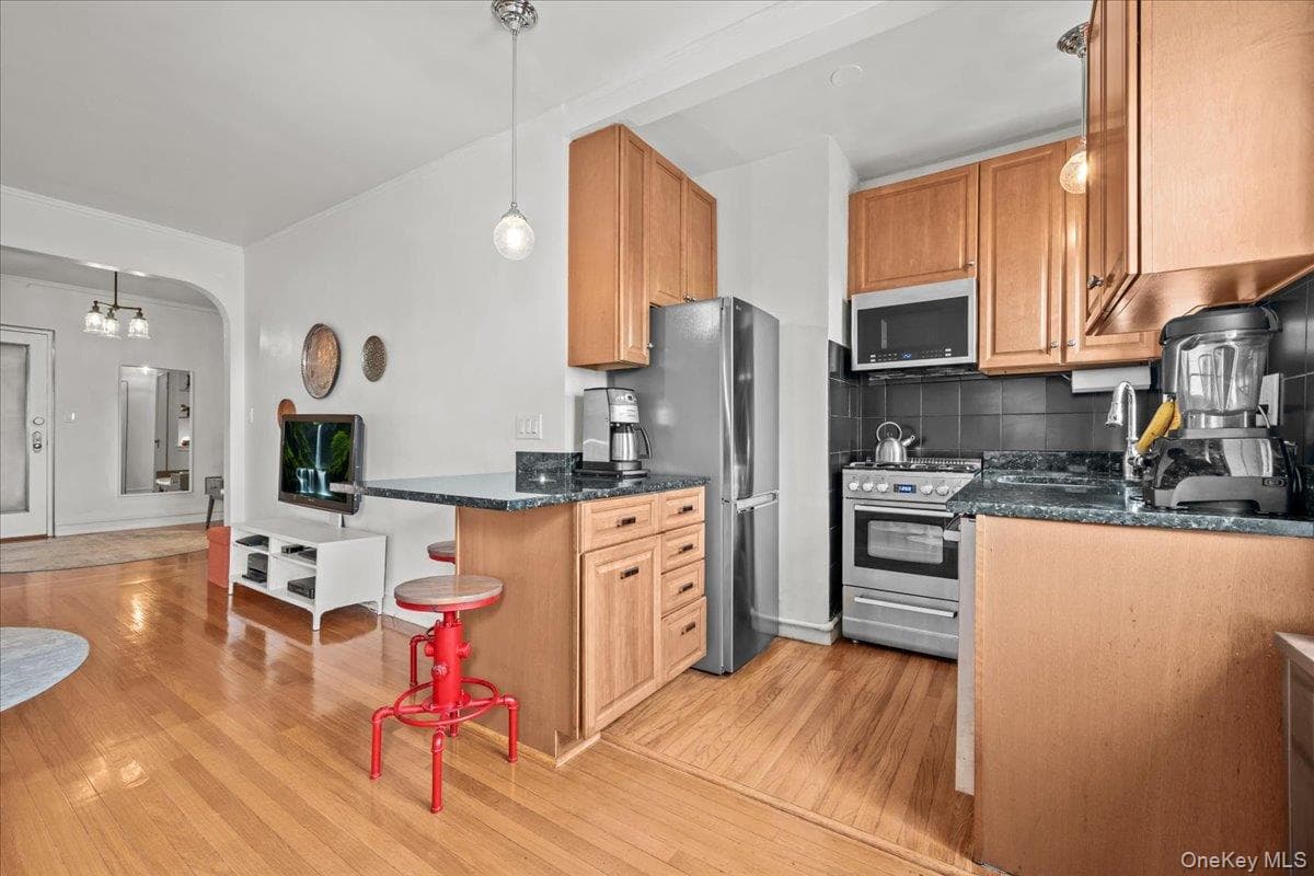 3810 Greystone Avenue Unit: 504 thumbnail 12