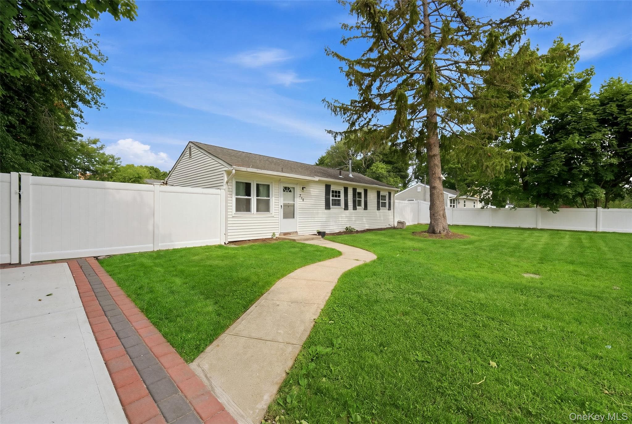 710 Bourdois Avenue, Bellport