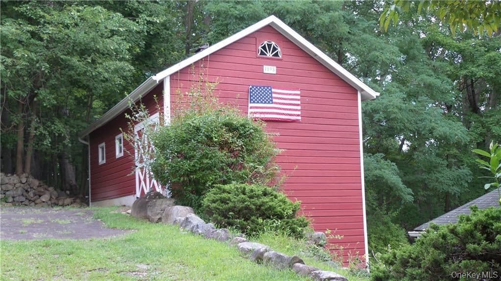70 Suffern Lane thumbnail 5