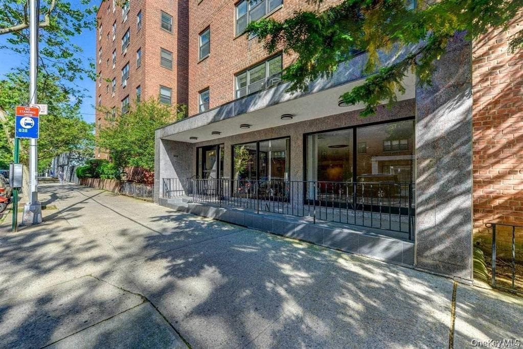 9910 60th Avenue Unit: 5A, Corona