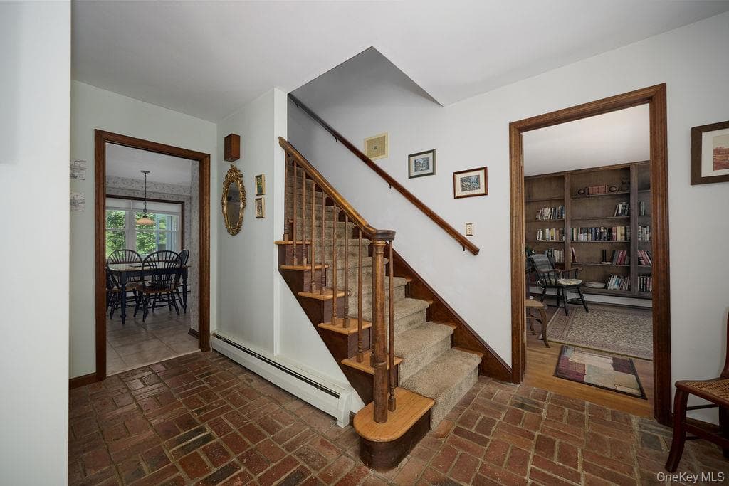 10 Stoutenburgh Drive thumbnail 5