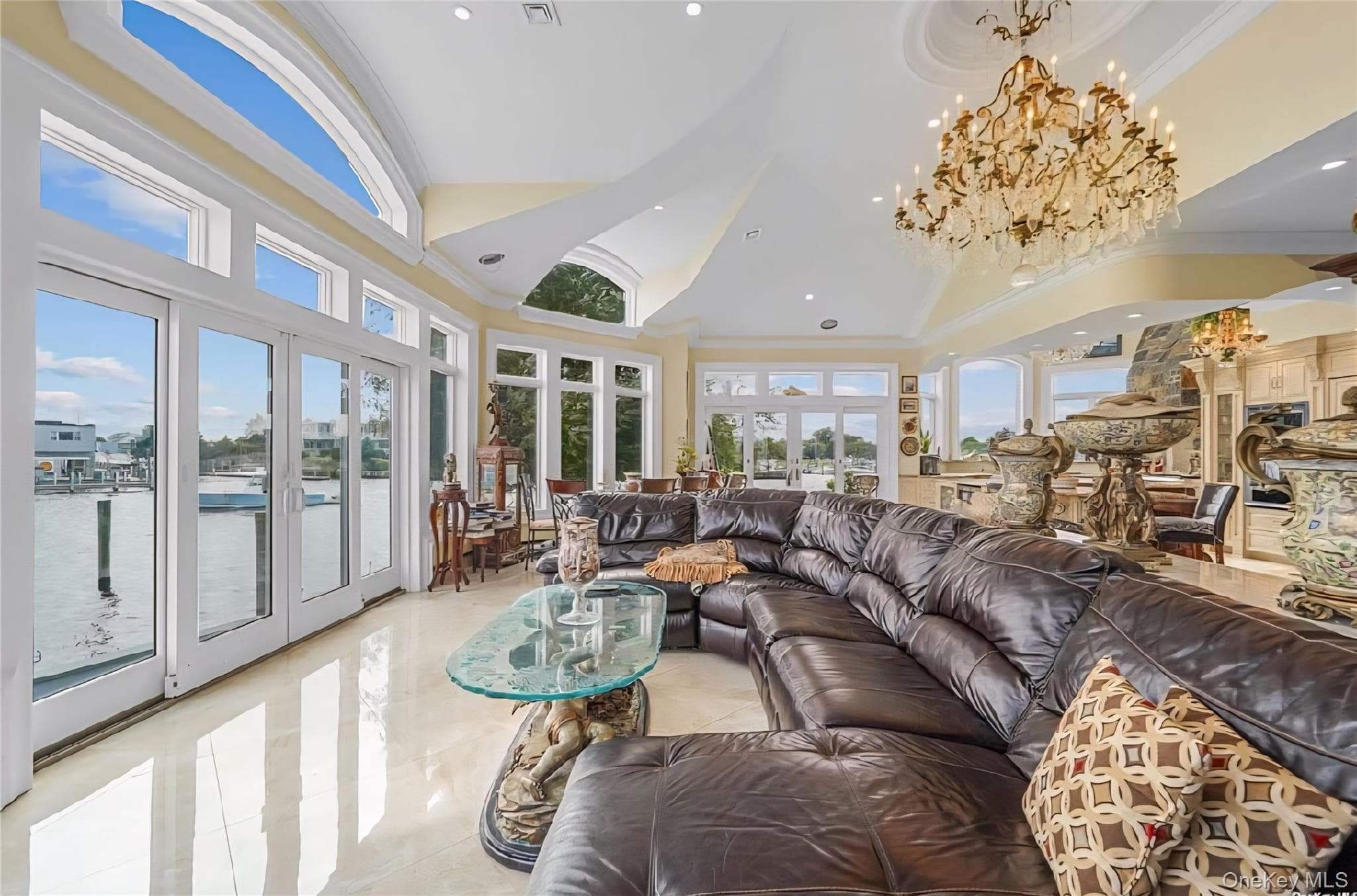 238 W Islip Road thumbnail 4