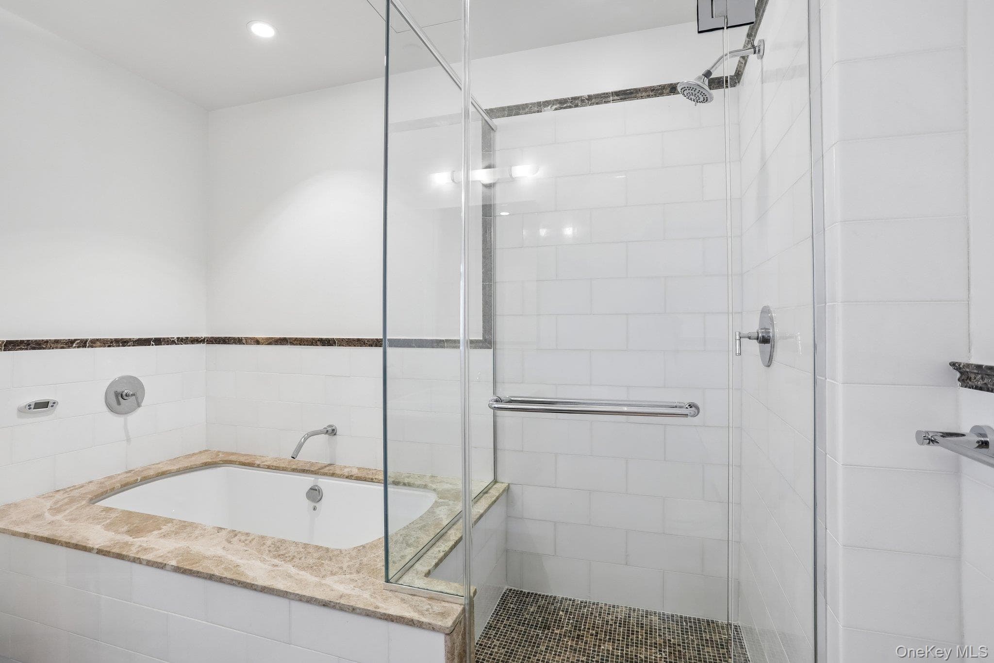 175 Huguenot Street Unit: 2006 thumbnail 23