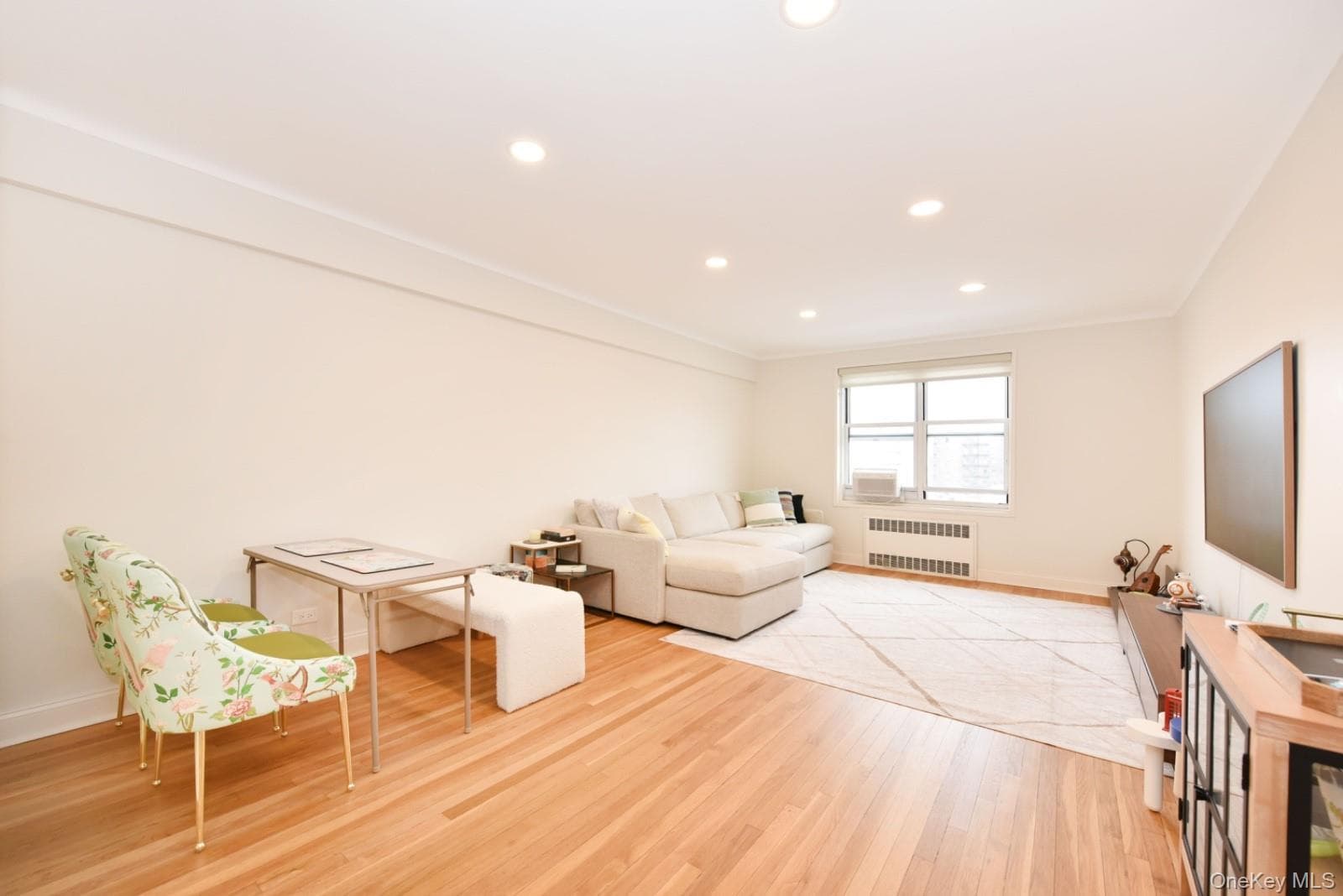 64-11 99 Street Unit: 418 thumbnail 3