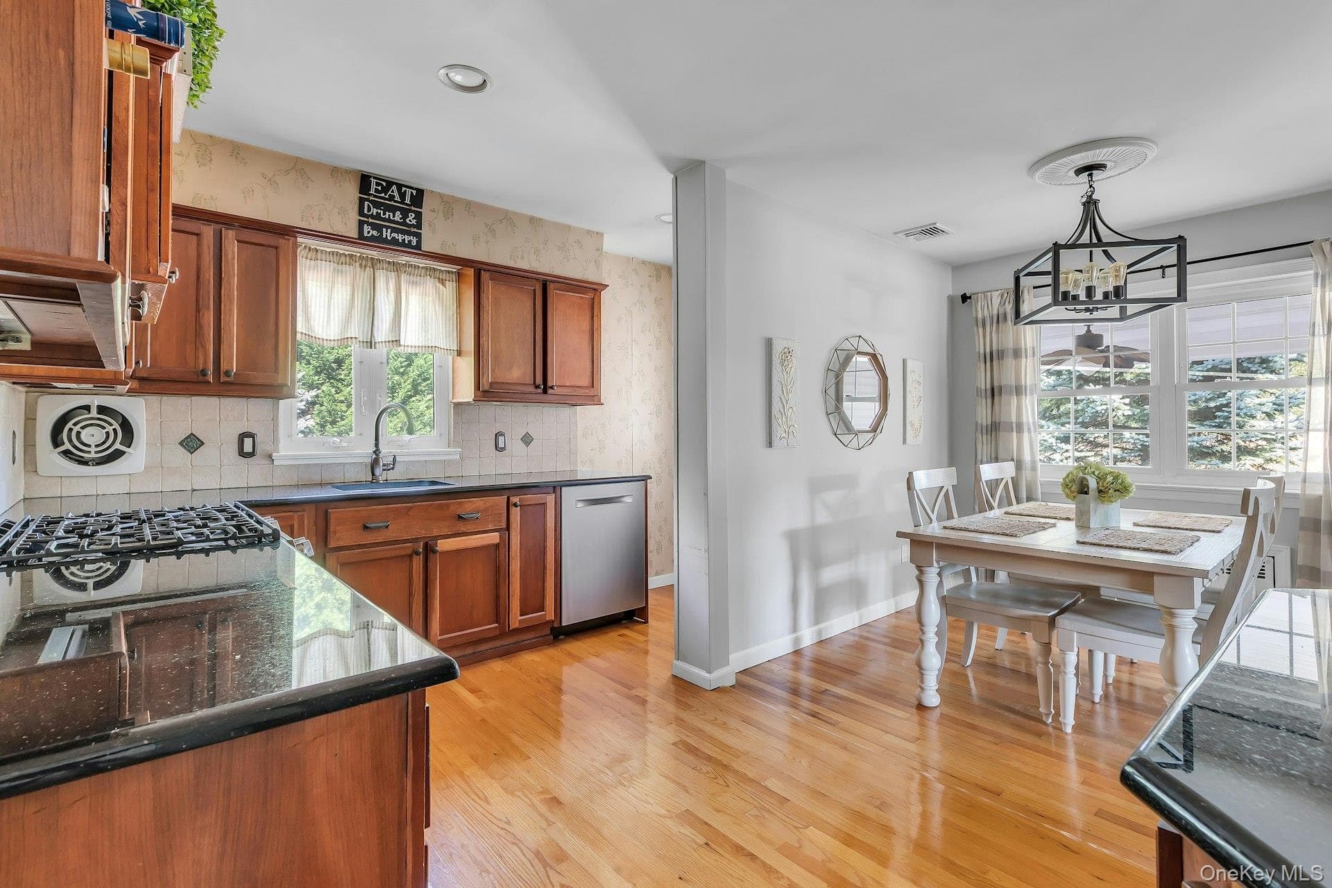 153 N Hickory Street thumbnail 10