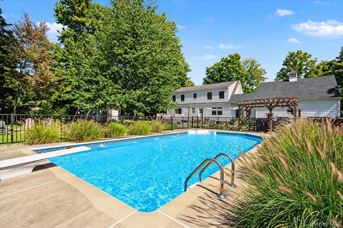 304 Cedar Hill Road thumbnail 7