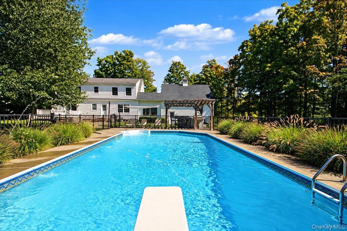 304 Cedar Hill Road thumbnail 3