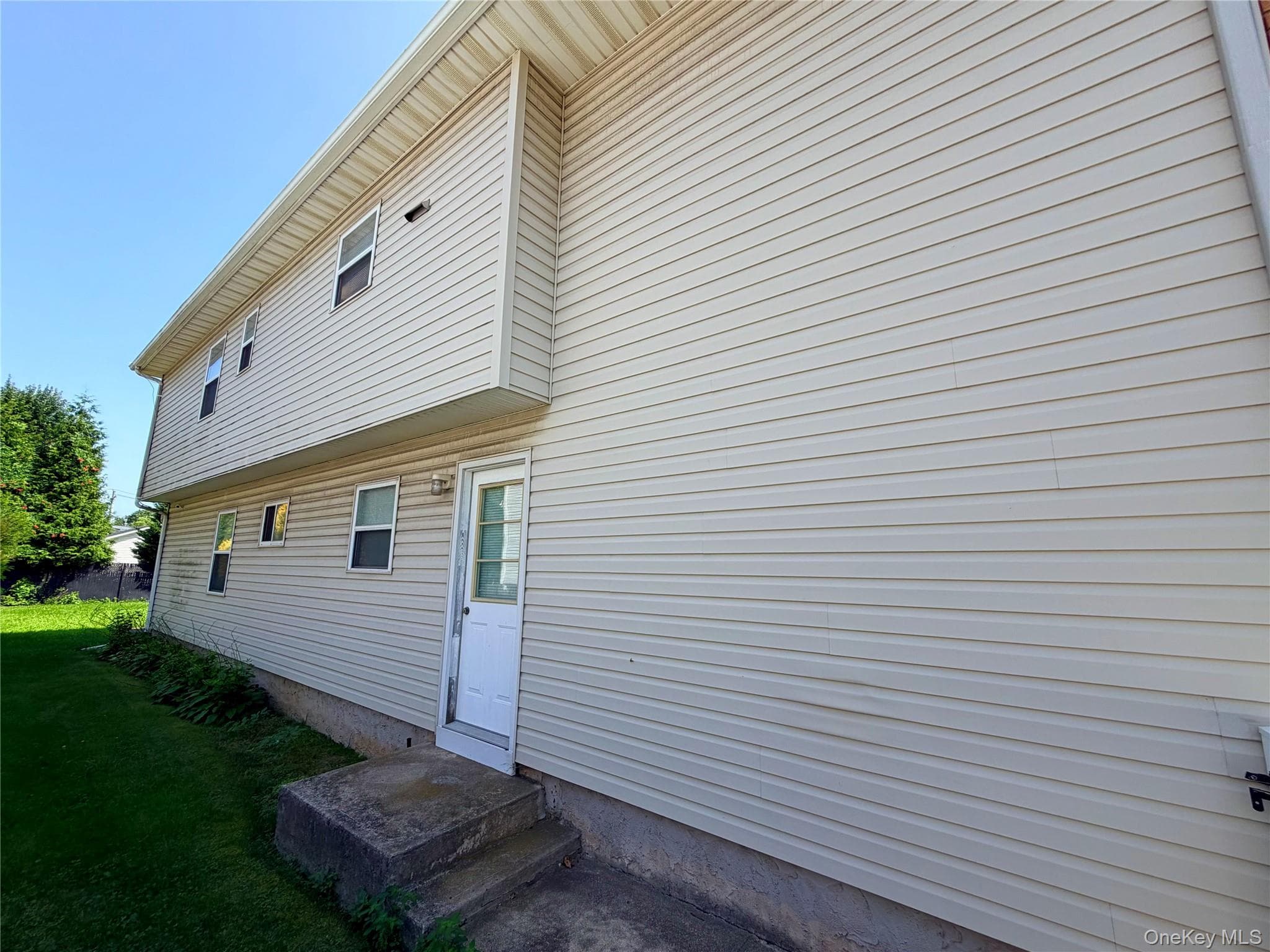 2929 Rockaway Avenue thumbnail 4