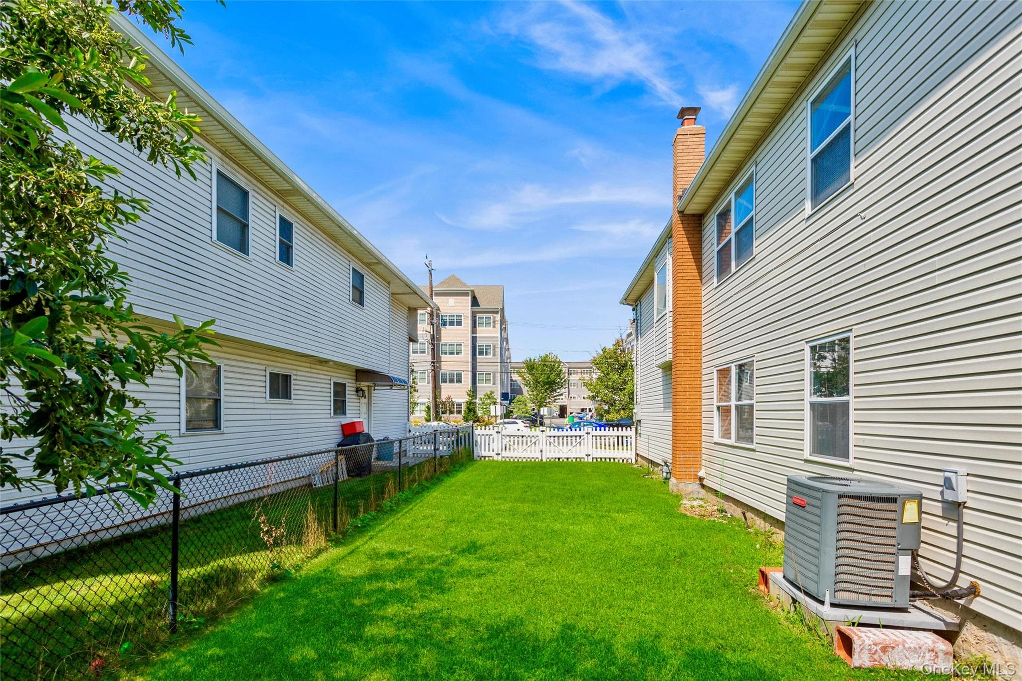 2929 Rockaway Avenue thumbnail 8