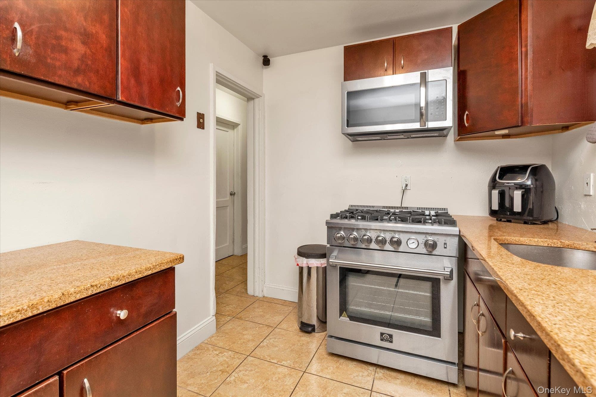 12 Kingston Street thumbnail 9