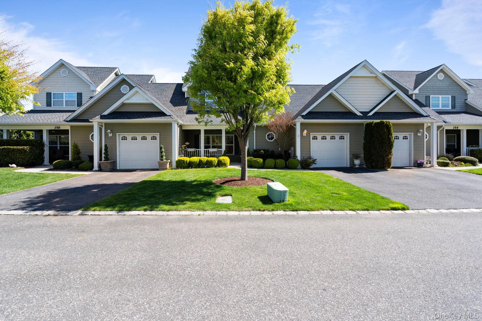 156 Stoneleigh Drive thumbnail 3