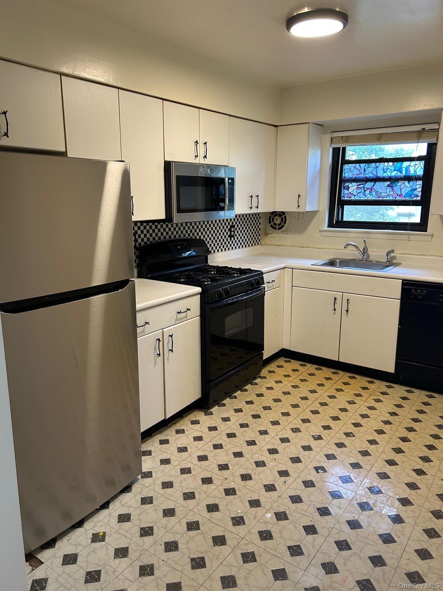 220 Sneden Place Unit: 220 thumbnail 5