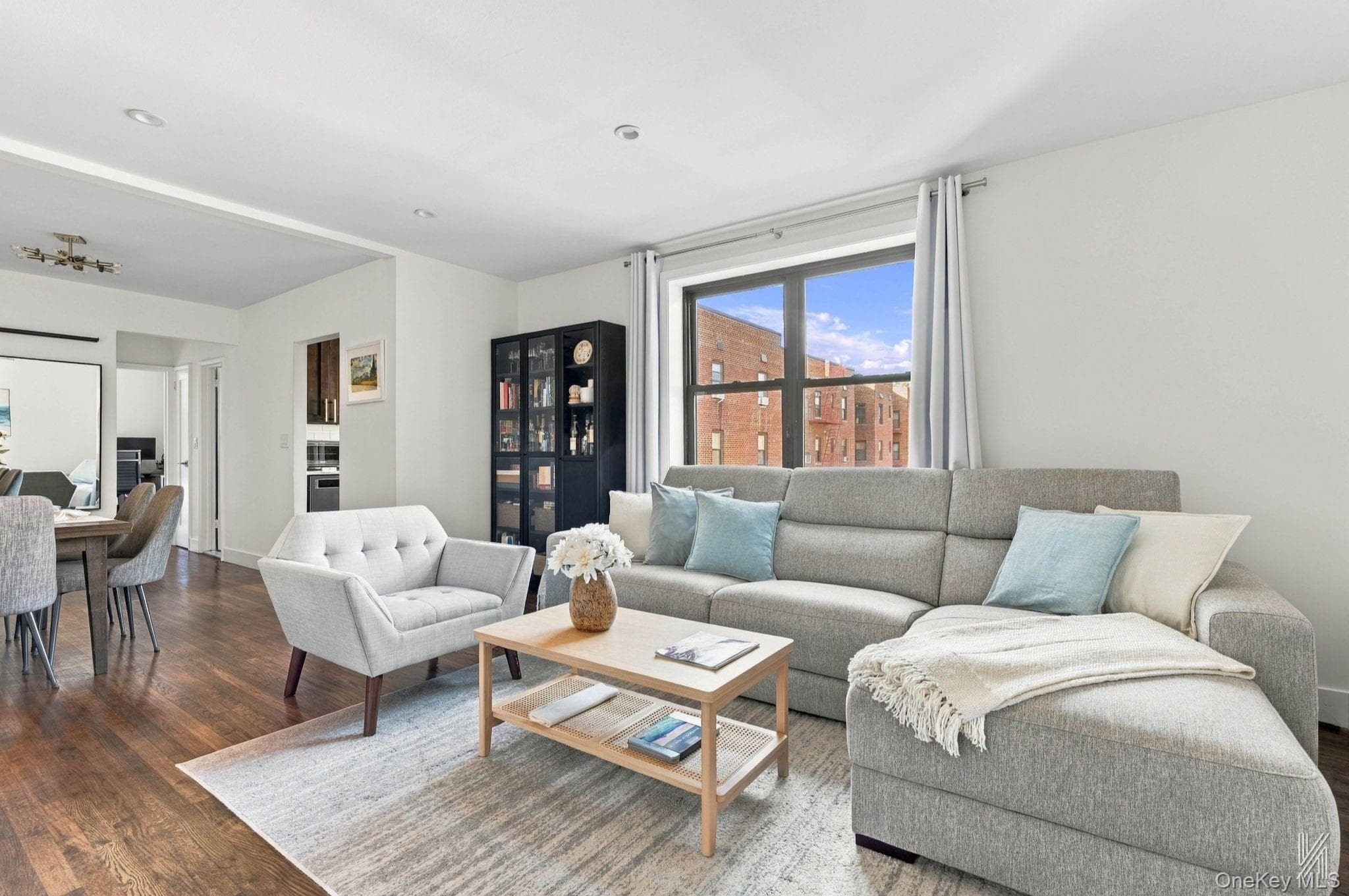 88-09 Northern Boulevard Unit: 506 photo 1