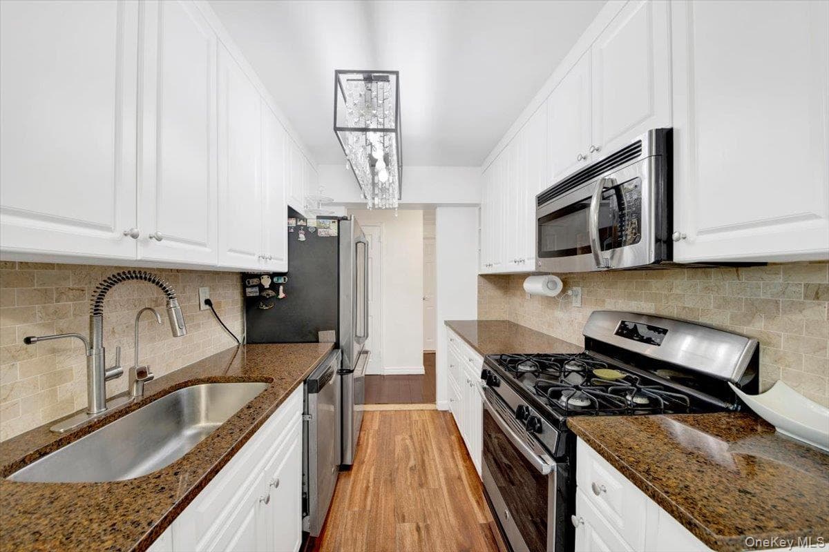 1 Balint Drive Unit: 366 thumbnail 12