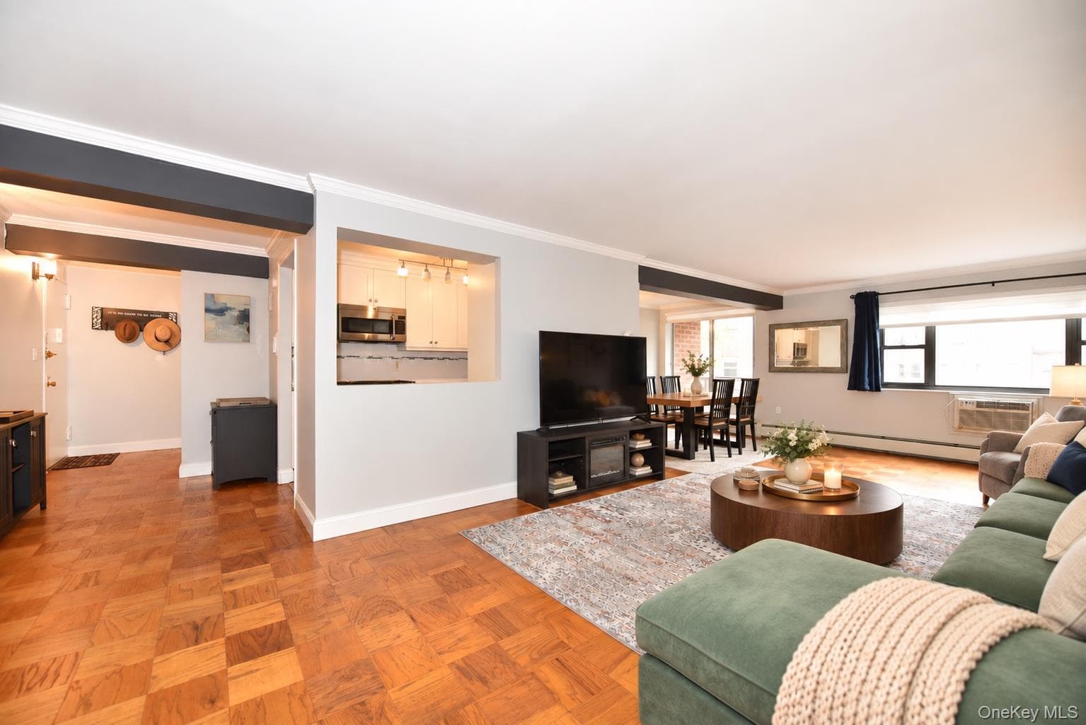 100 Clinton Avenue Unit: 1F, Mineola