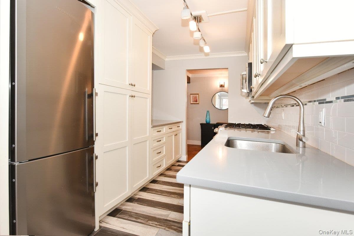 100 Clinton Avenue Unit: 1F thumbnail 5