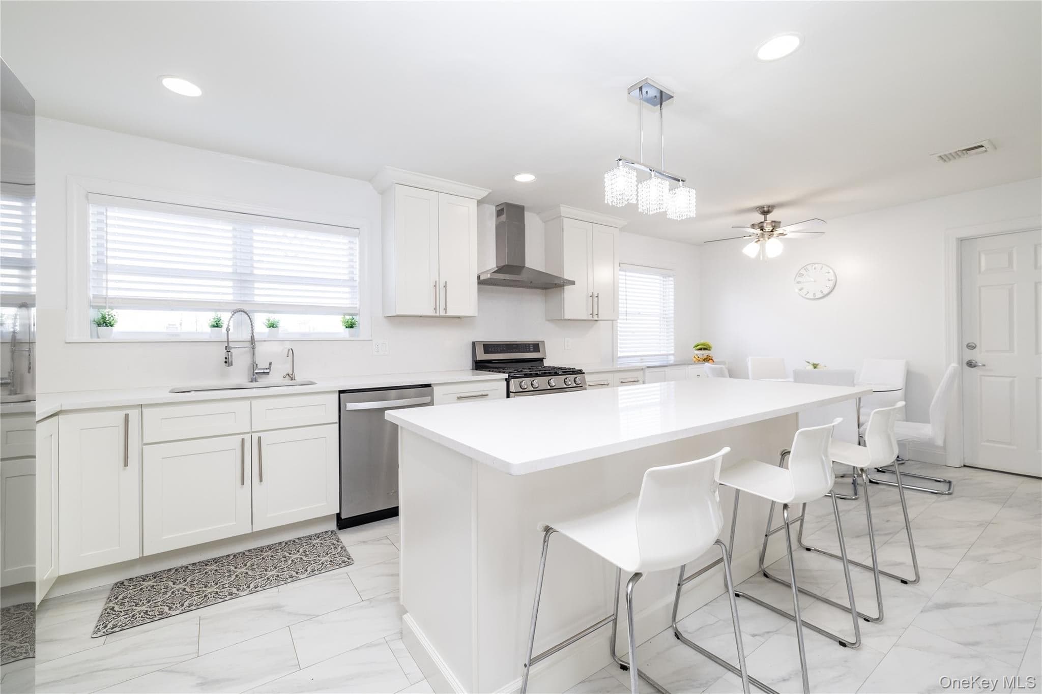 458 E Pine Street thumbnail 8