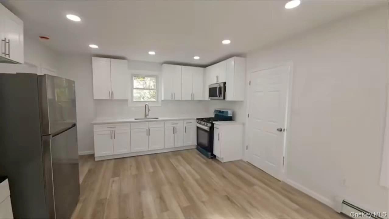 24 Columbia Street thumbnail 5