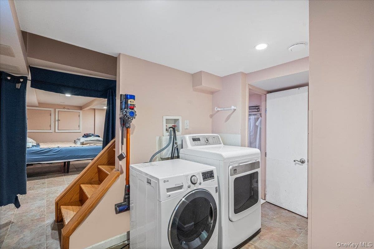 1720 E 37th Street thumbnail 17