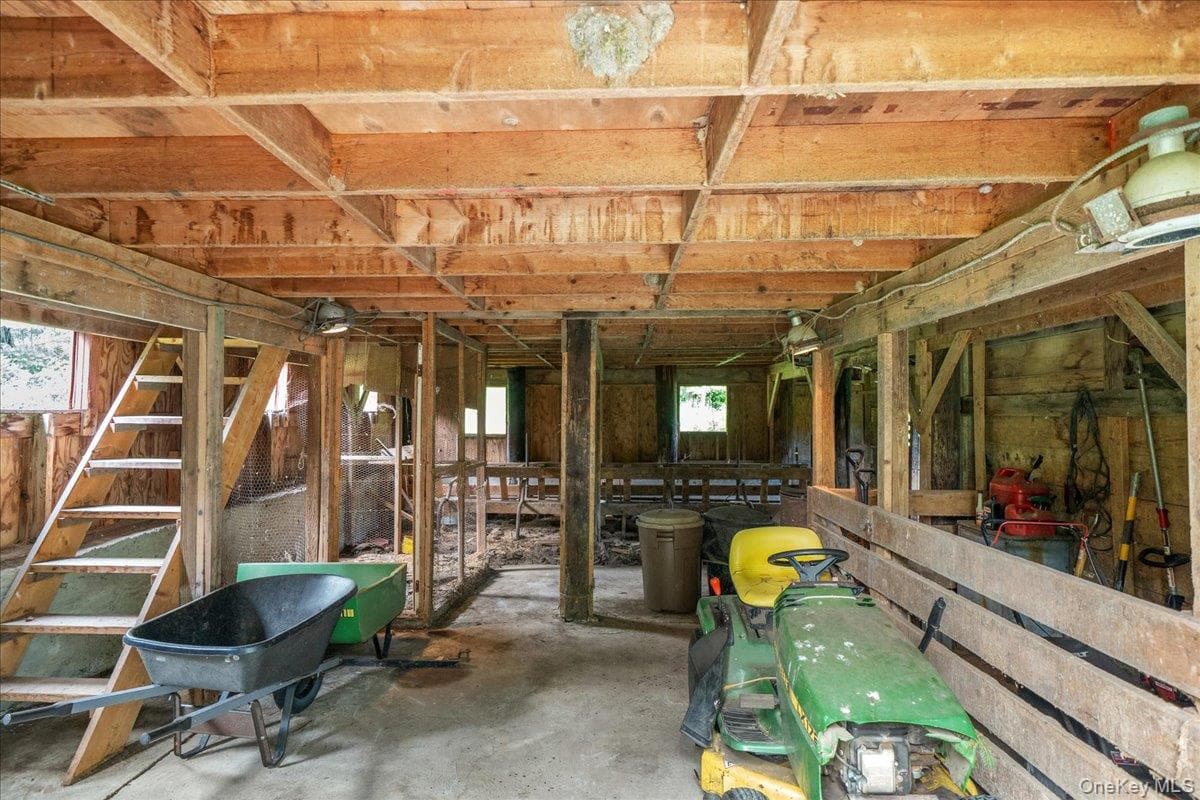 112 Onderdonk Road thumbnail 35