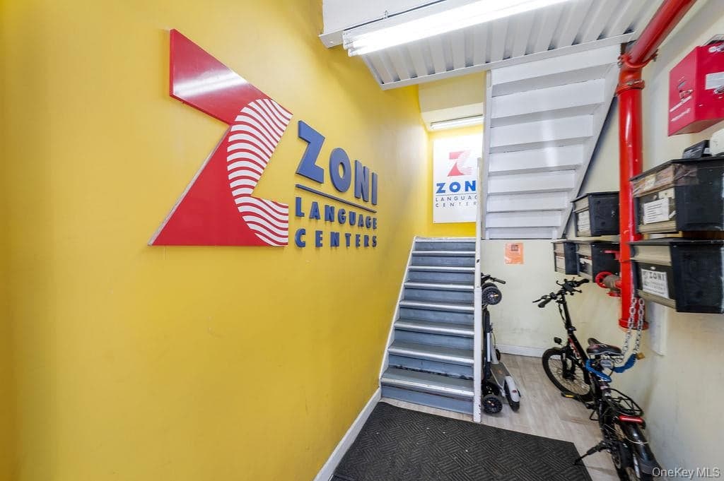 7814 Roosevelt Avenue Unit: A thumbnail 9