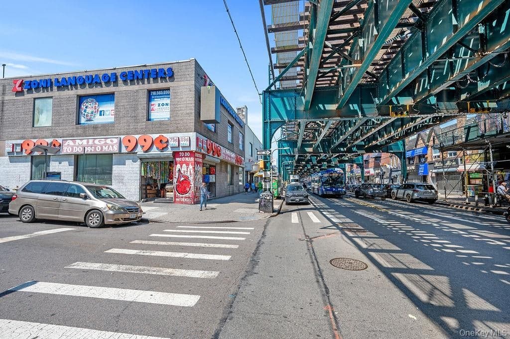 7814 Roosevelt Avenue Unit: A thumbnail 4