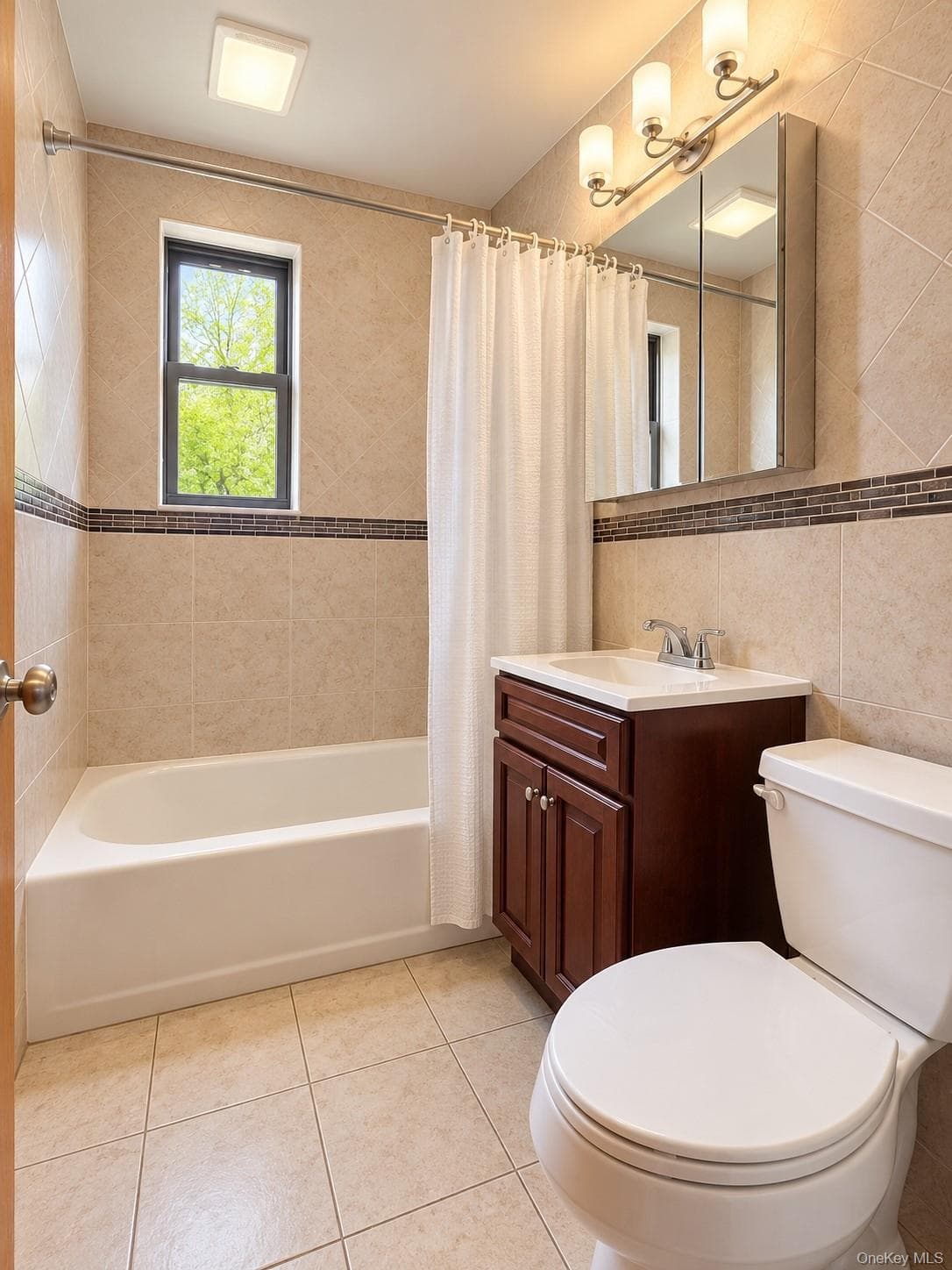 136-51 Jewel Ave Ave Unit: A thumbnail 14