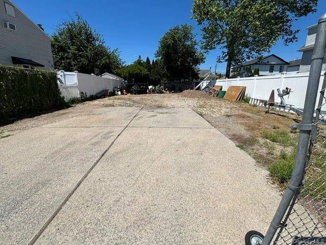 623 Stewart Avenue thumbnail 2