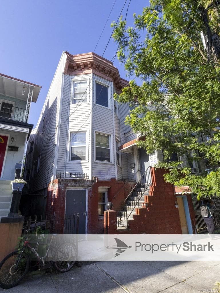 760 Van Nest Avenue photo 1