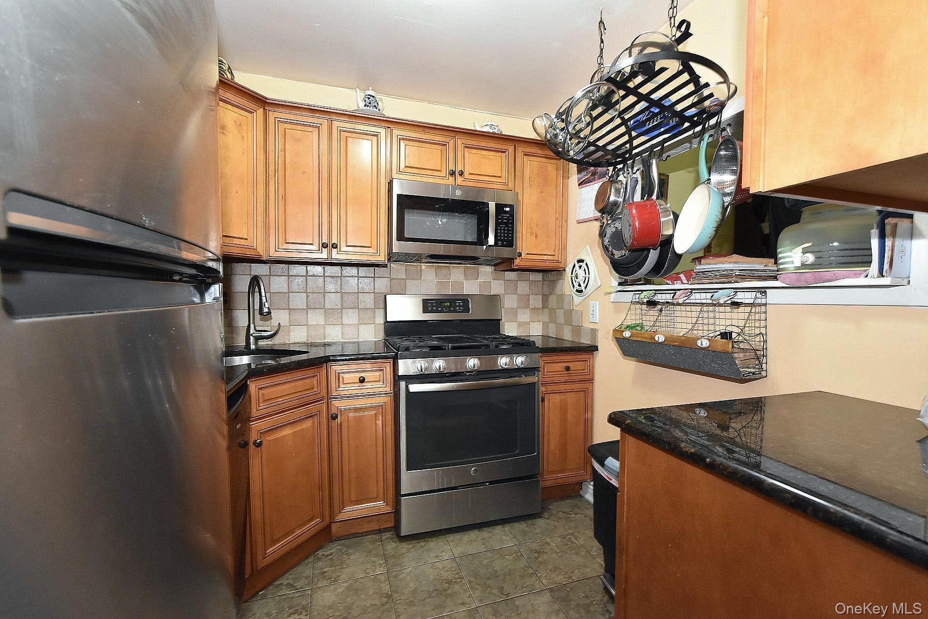 11 Glen Hollow Drive Unit: D-64 thumbnail 4