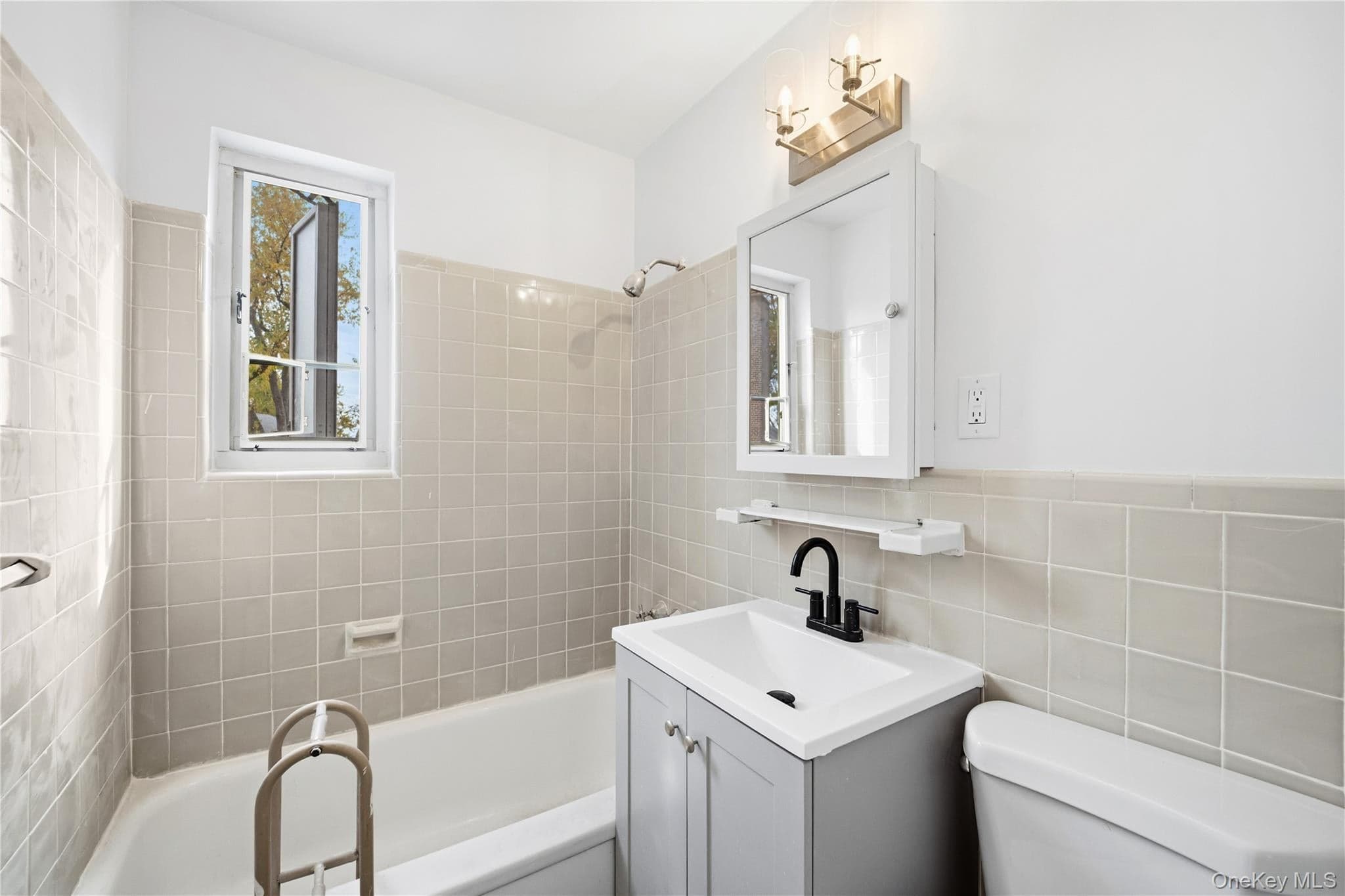 228-08 Stronghurst Avenue Unit: Lower thumbnail 19