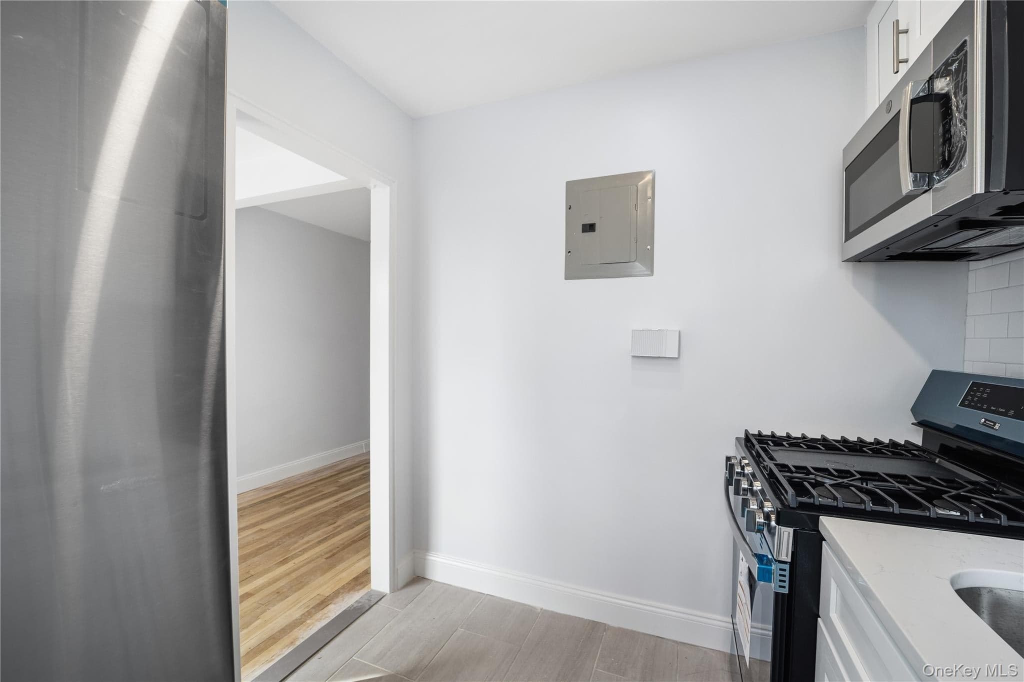 228-08 Stronghurst Avenue Unit: Lower thumbnail 11