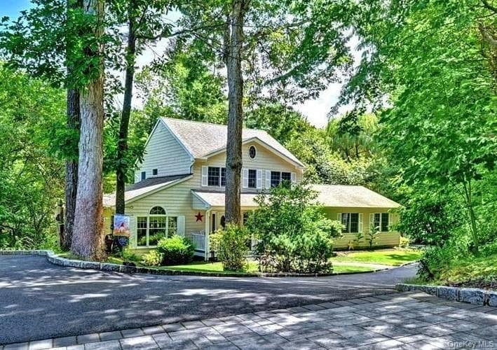 150 N Woods Drive, Wading River