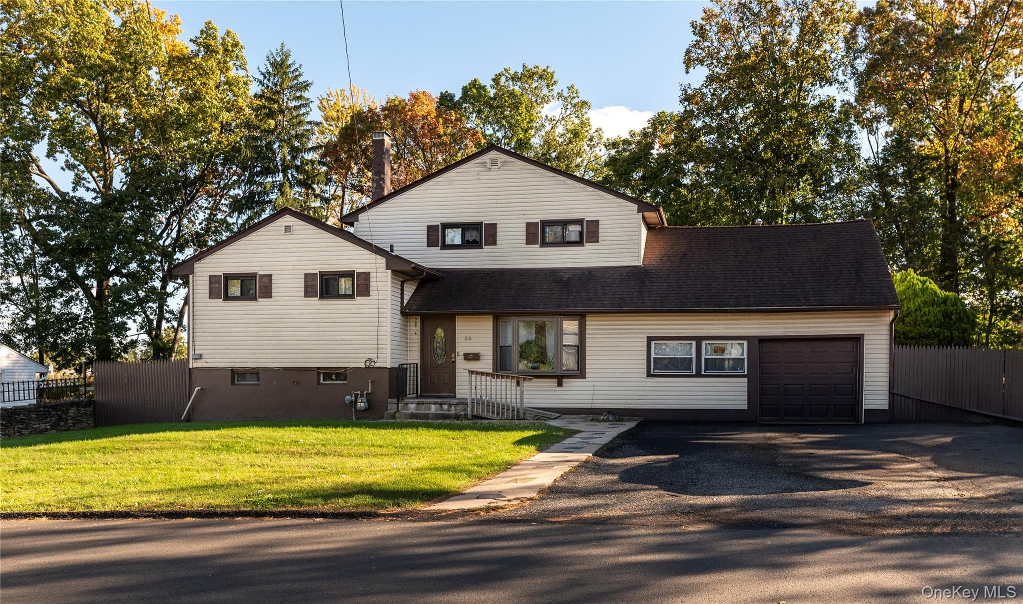 30 E Hickory Street, Spring Valley