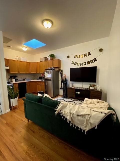 941 Manhattan Avenue thumbnail 5