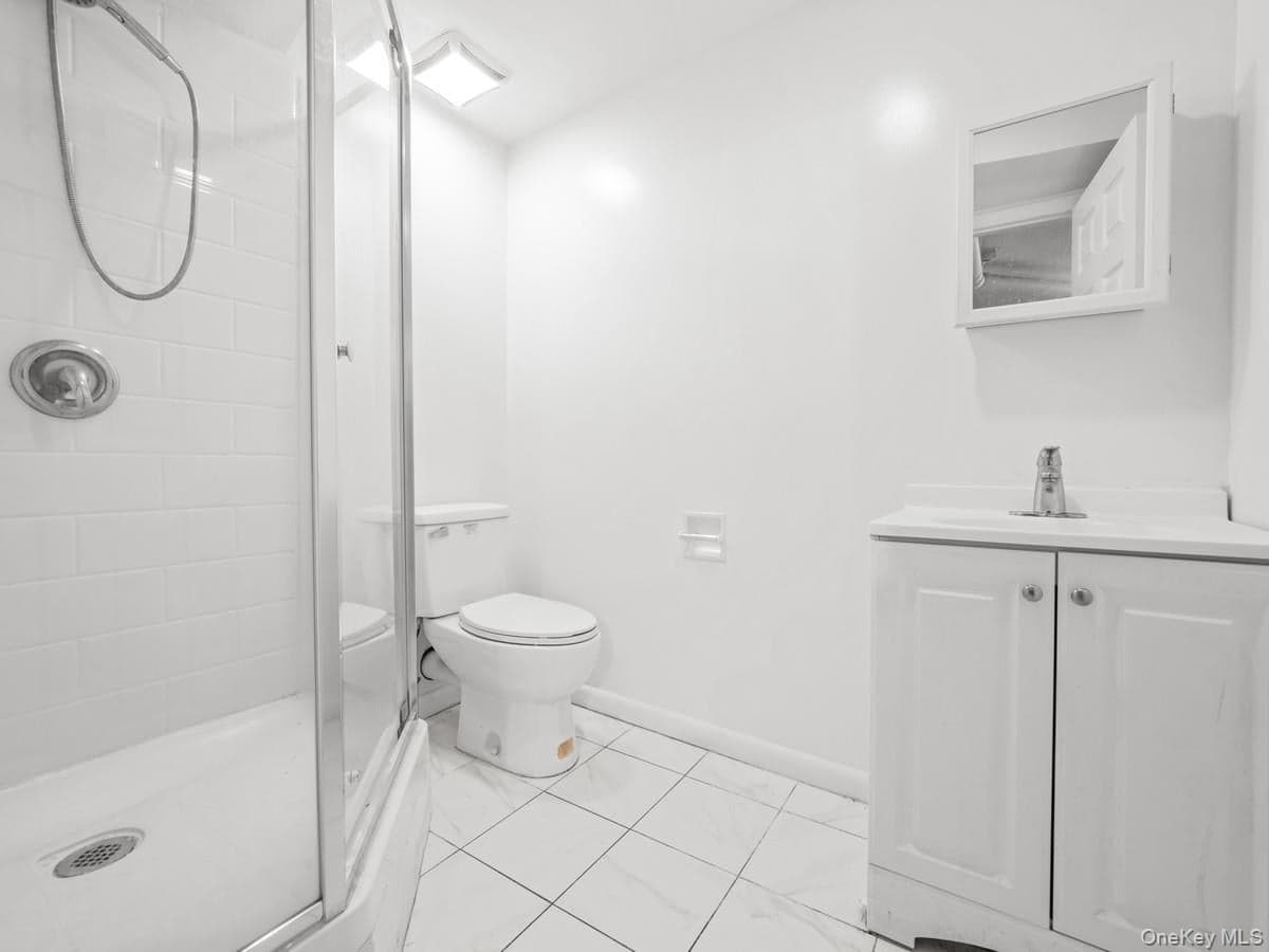 360 E 167th Street thumbnail 15