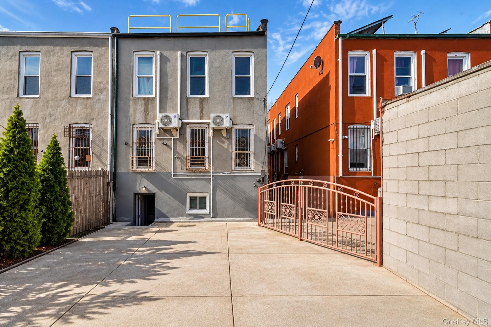 685 Essex Street thumbnail 23