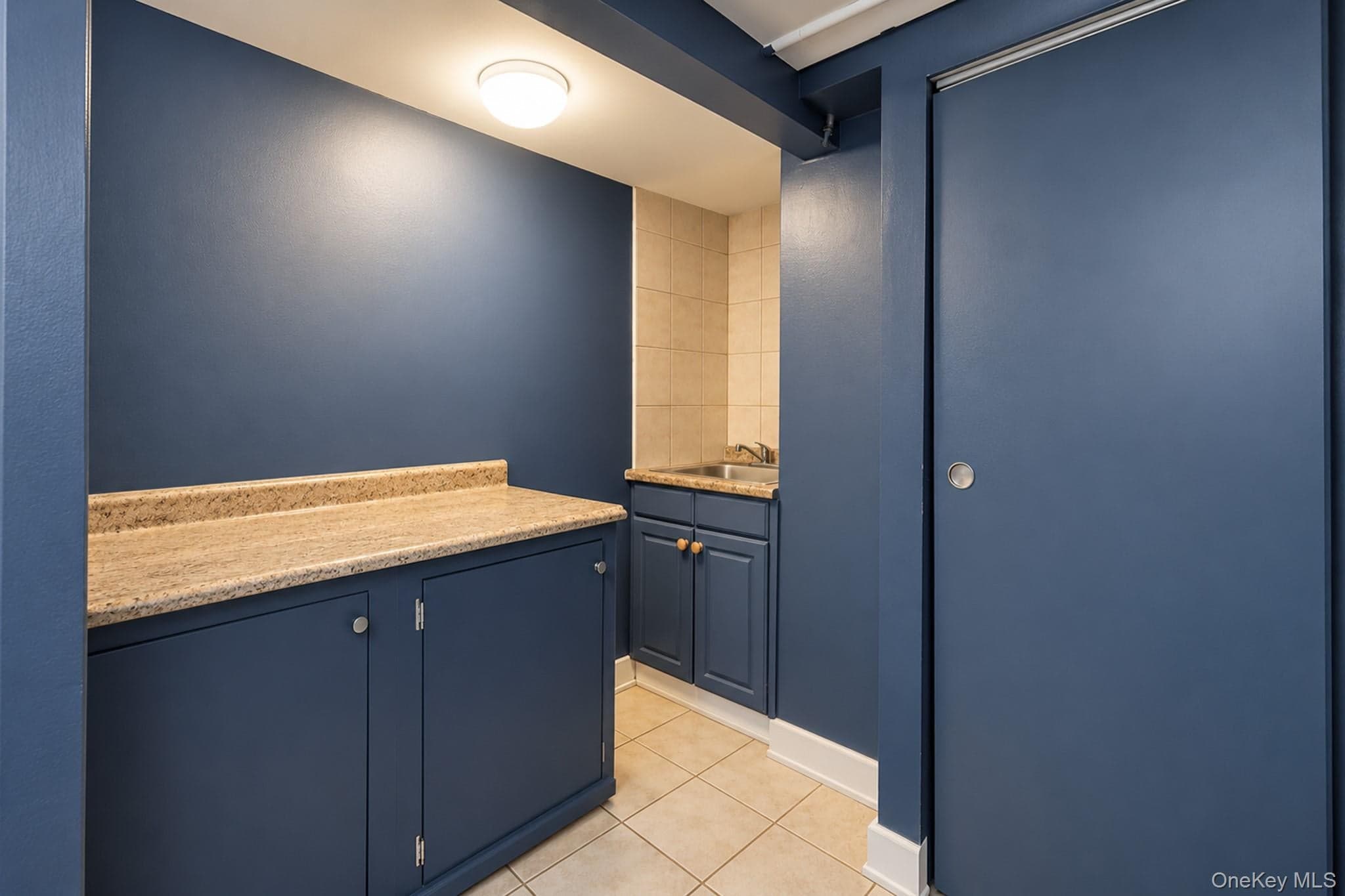 685 Essex Street thumbnail 15