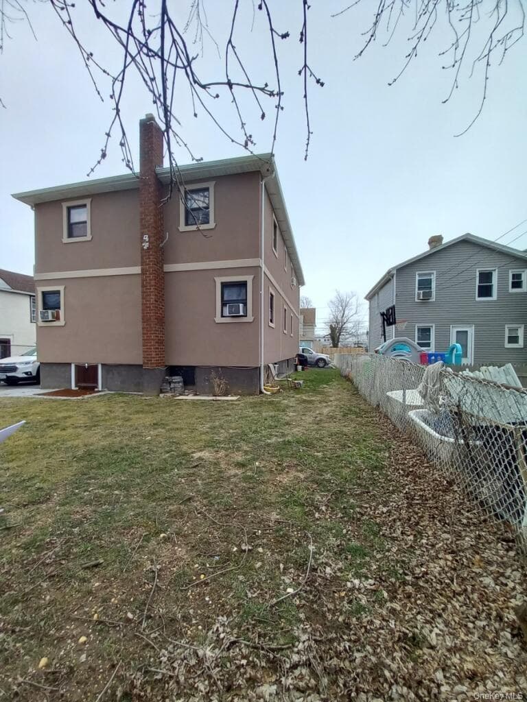 13 Clinton Avenue thumbnail 3