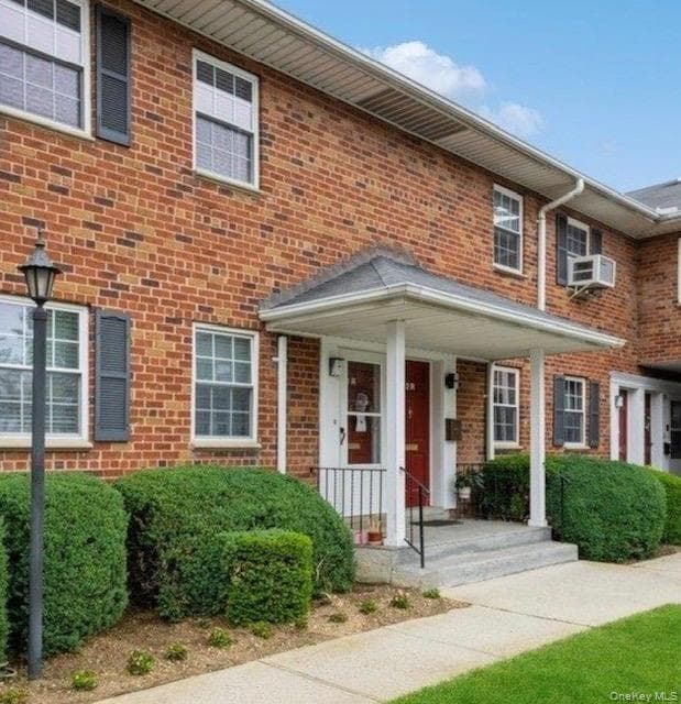2549 Jerusalem Avenue Unit: 2R photo 1