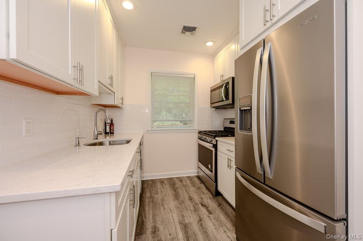 2549 Jerusalem Avenue Unit: 2R thumbnail 11