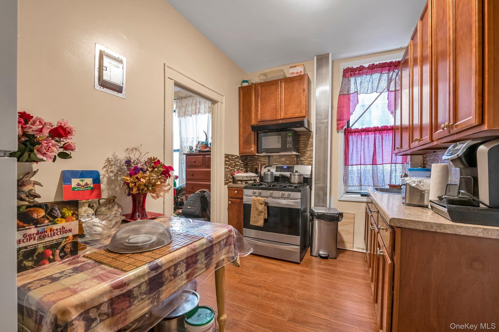 2539 Church Avenue thumbnail 7