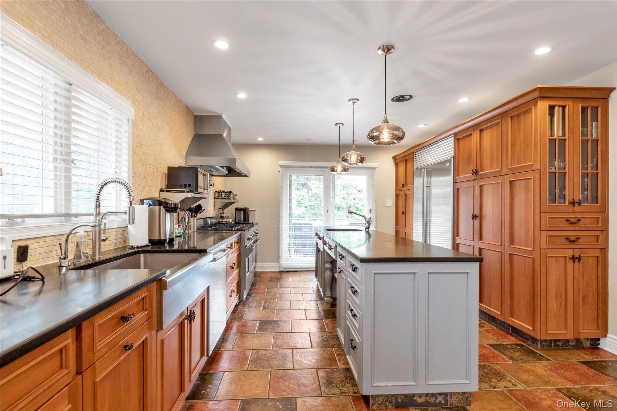 636 Diane Place thumbnail 4